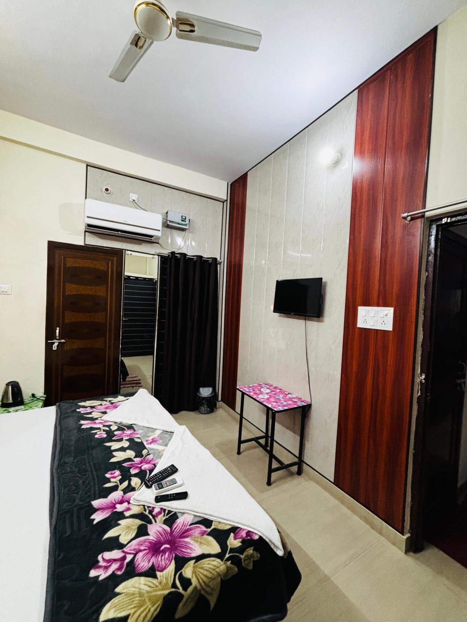 Gully Ghar Hotel Varanasi Eksteriør billede